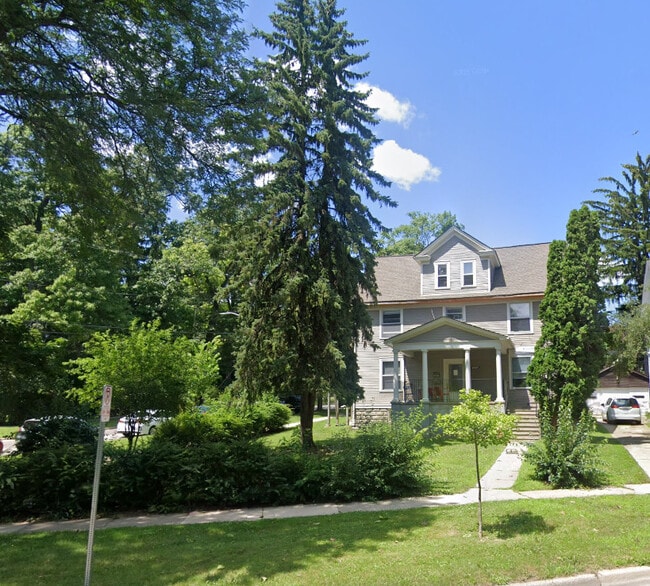 Building Photo - 1803 Hill St
