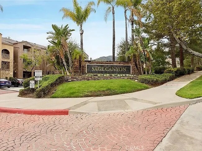 Photo - 2525 San Gabriel Way Unidad 108