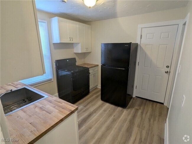 Building Photo - 1463 W 84th St Unit 4 Rental