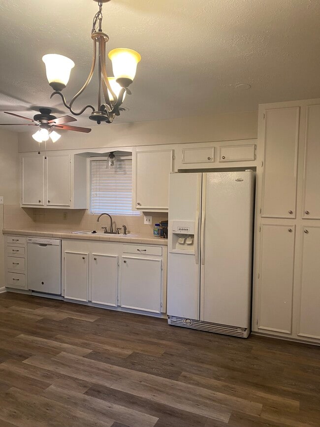 Photo - 1108 Dona Dr
