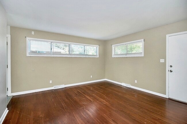 Photo - 2244 English Dr