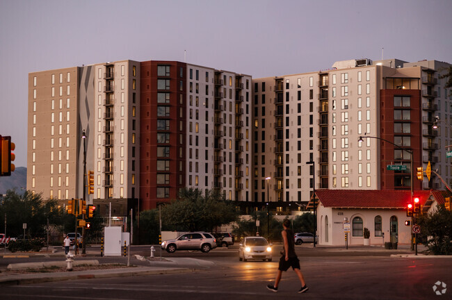 Building Photo - Ari on Fourth Rental