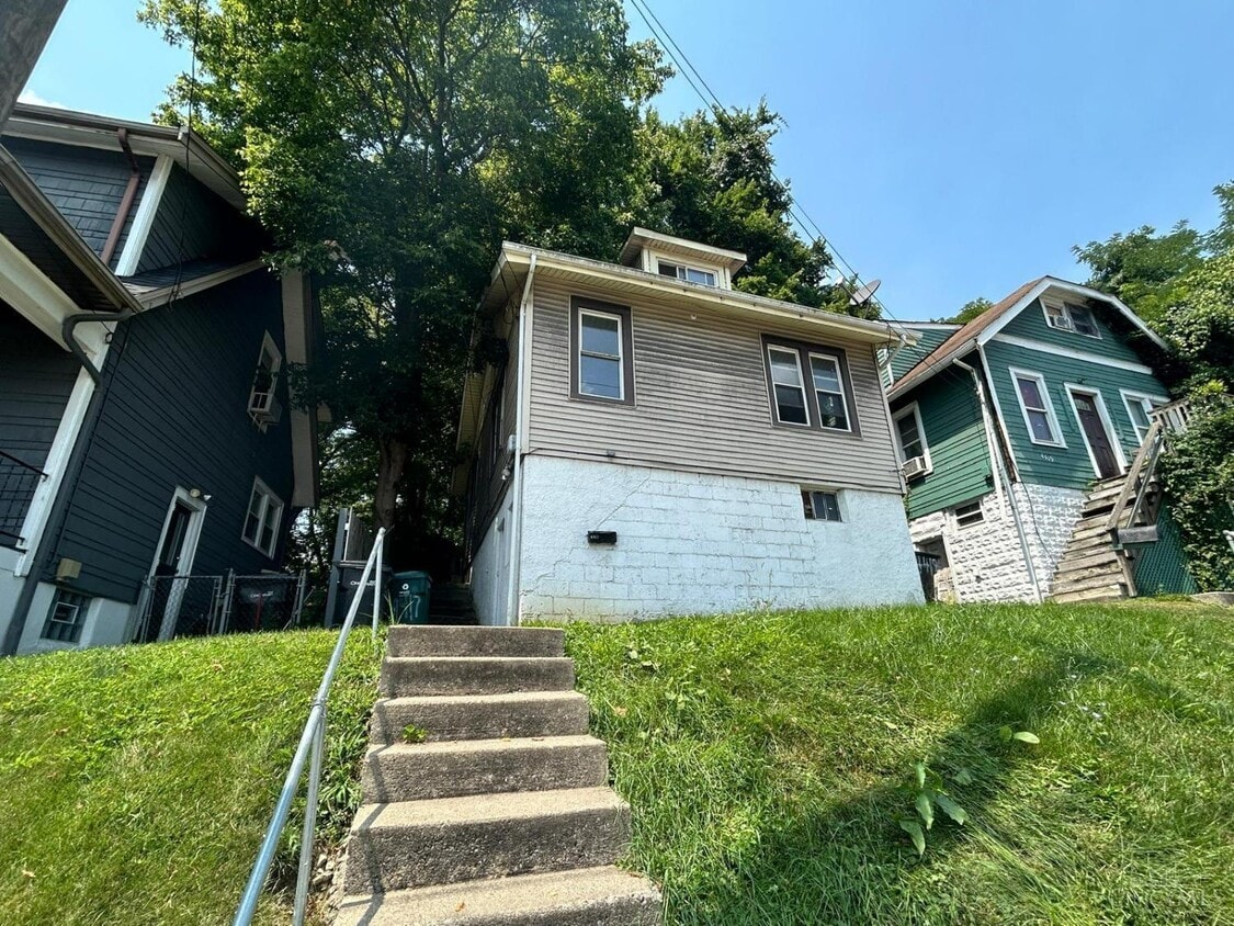 Photo - 4417 Colerain Ave (Cincinnati, OH)