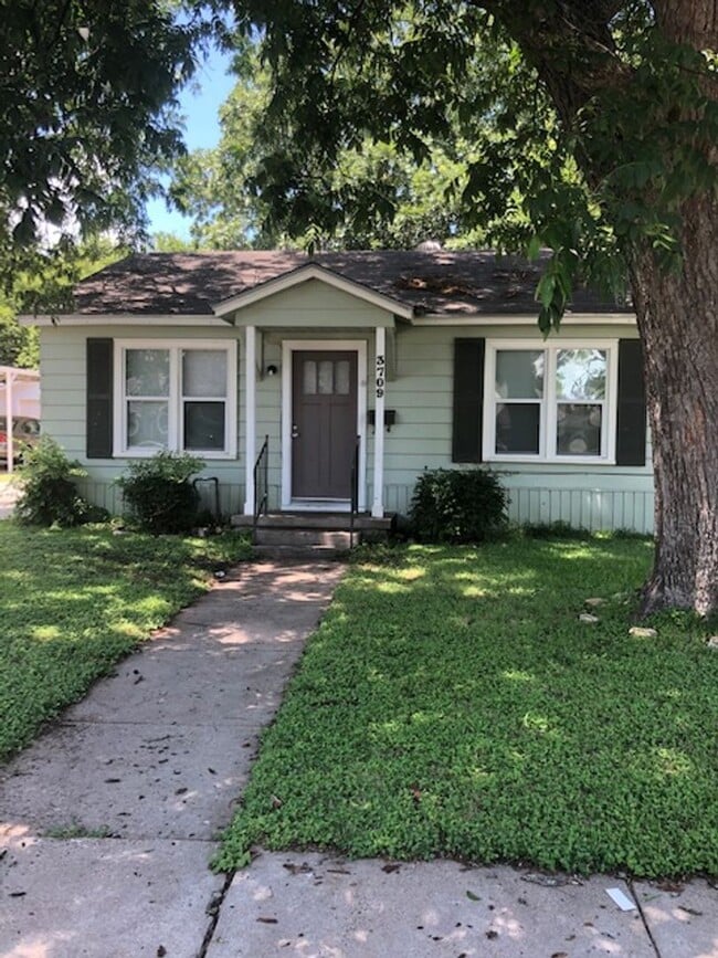 Building Photo - 3 bedroom 2 bath Home in the heart of Waco