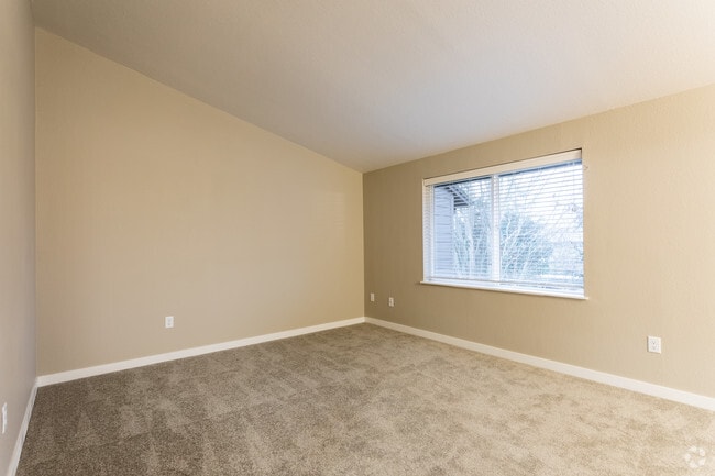 2BR, 1BA - 884 SF - Renovated