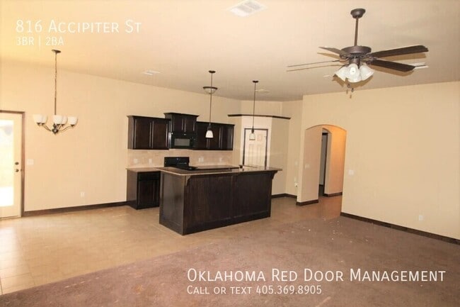 Photo - 816 Accipiter St