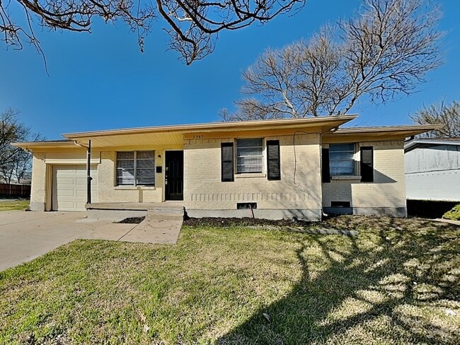 Building Photo - 3345 Sidney Dr