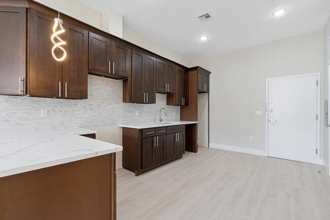 Photo - 527 Union Ave Unit 1F