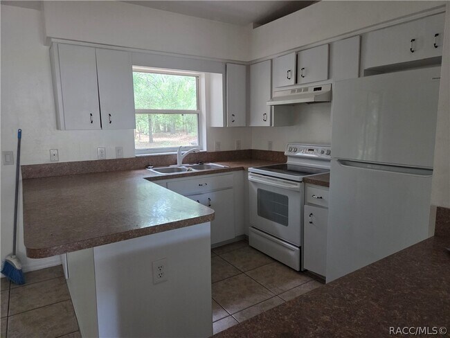 Photo - 1471 E St James Loop