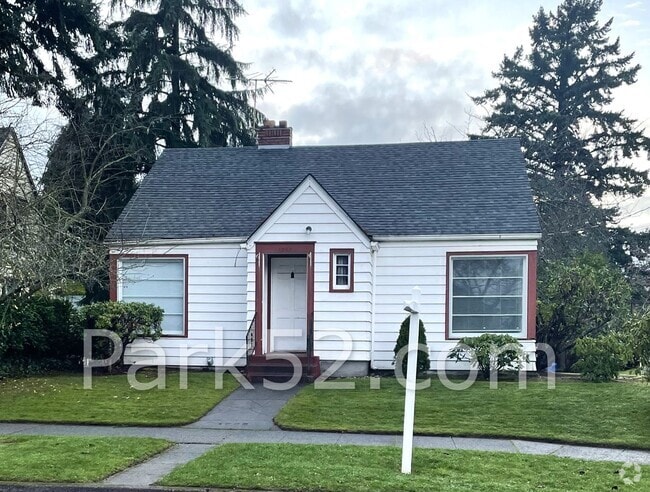 Building Photo - 1002 S Oakes St Rental