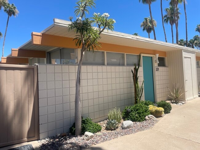 Building Photo - 1111 E Palm Canyon Dr Unit 321 Rental
