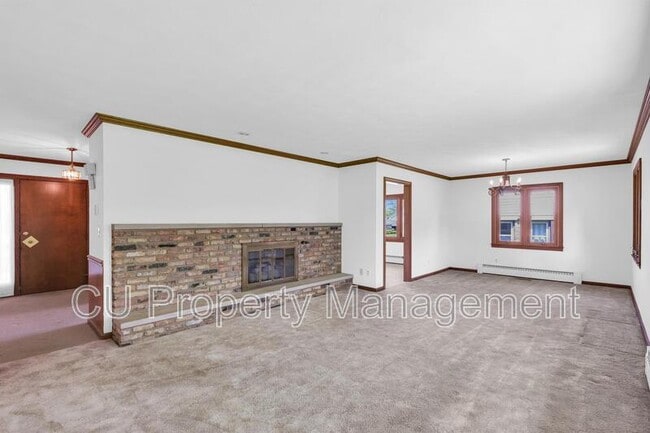 Photo - 1702 Golfview Dr