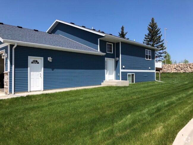 Building Photo - Spacious 2 Bedroom Twinhome SORRY NO PETS!!