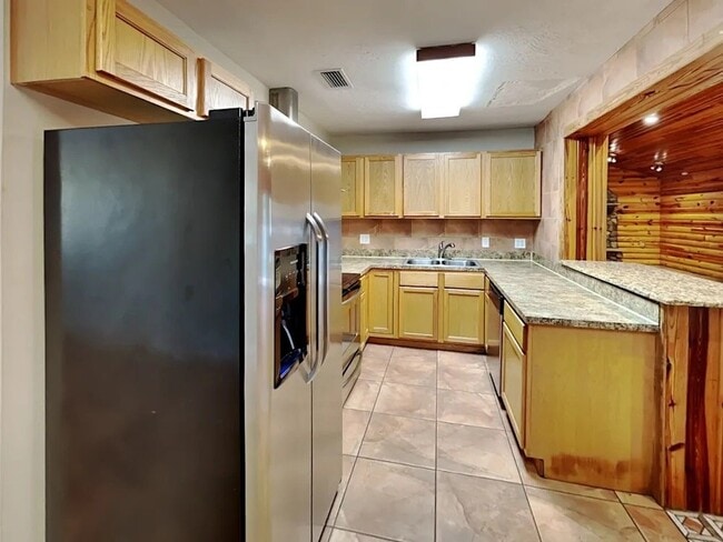 Photo - 2851 US-19