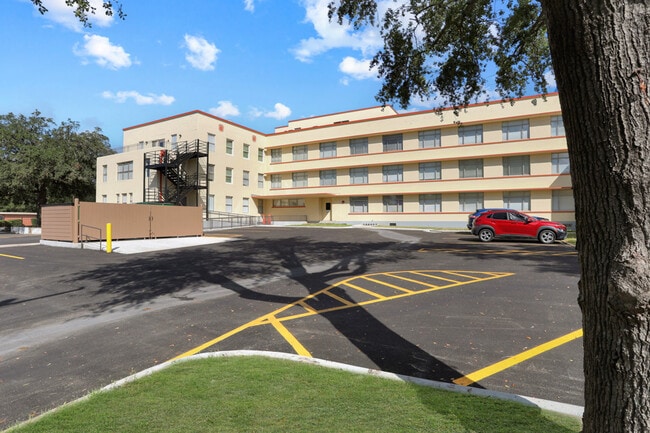 Photo - Landmark 301