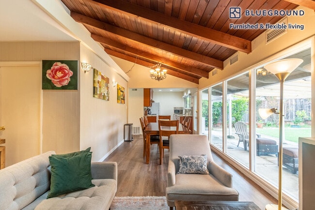 1098 Judson Dr