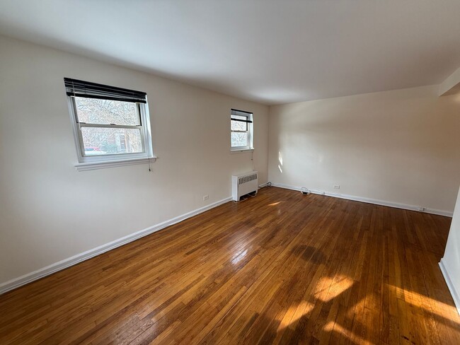 Photo - 194-01 37th Ave Unidad 1st Floor