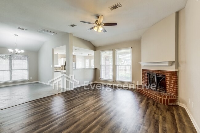 Photo - 4643 Yellowleaf Dr