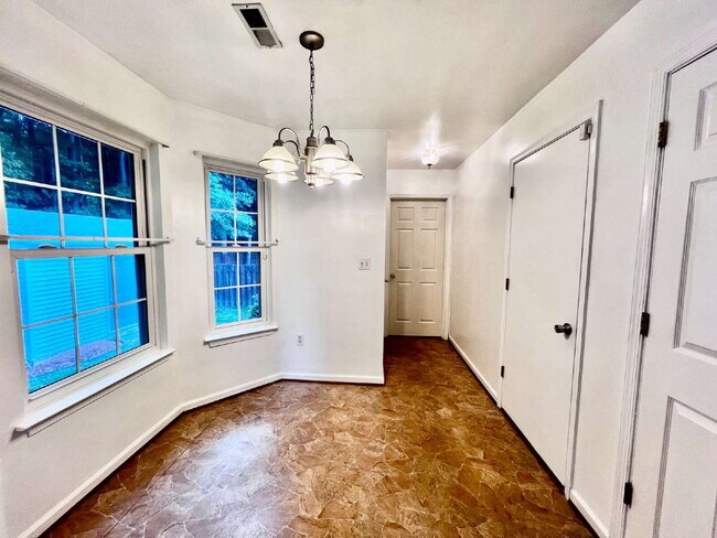 Photo - OPEN HOUSE SUNDAY THE 21ST 1PM-3PM! Move-In Special: Receive $1,300 off your first full month’s r...