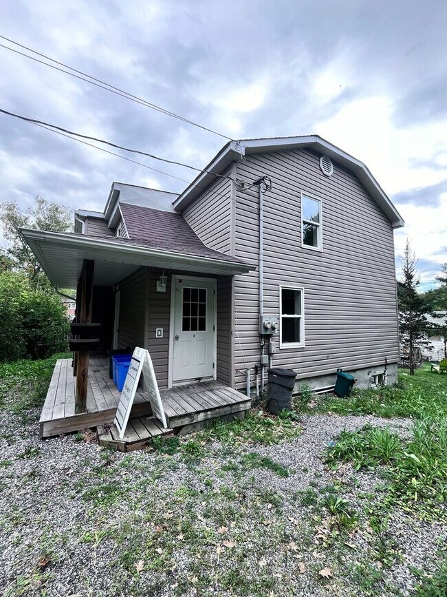 Photo - 2 Bedroom / 1 Bathroom Main Floor Unit – All Utilities & Parking Included – $1,849/month Unit 1