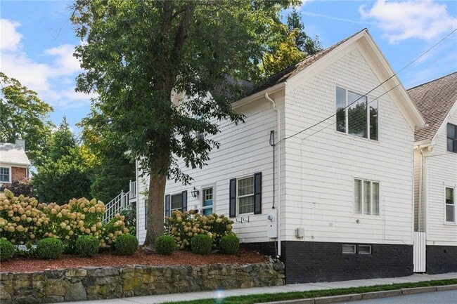 56 Fort Ave
