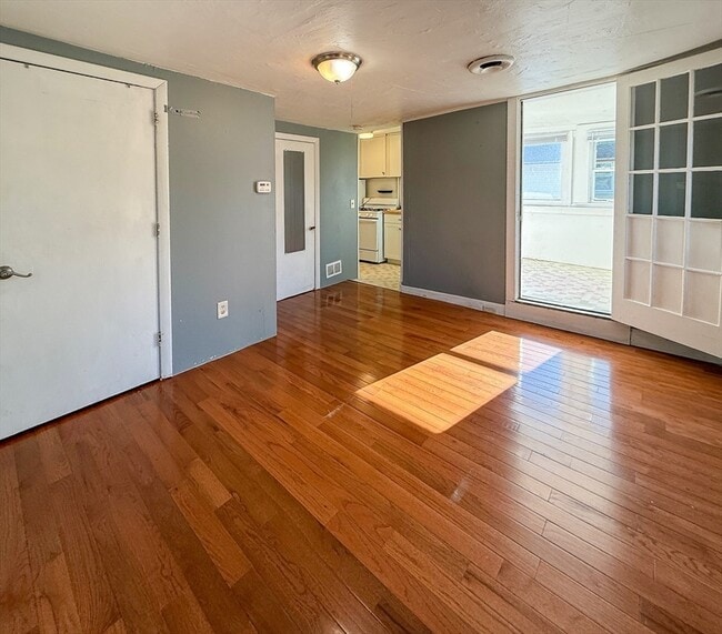 Photo - 258-260-260 Main St Unit 2