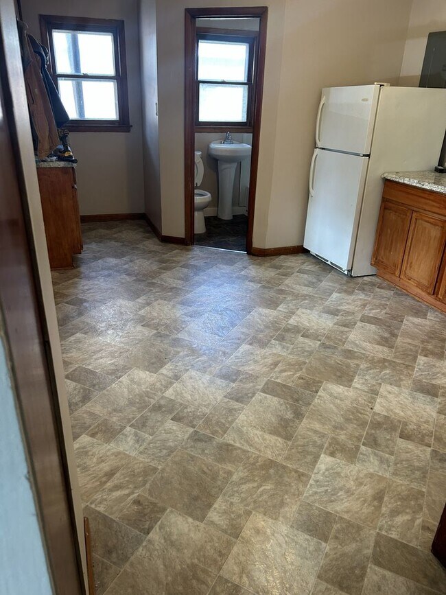 Photo - 1 Bed 1 Bath Unit 27 Olmstead Street  1