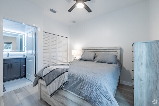 1BR, 1BA - 400SF - Bedroom