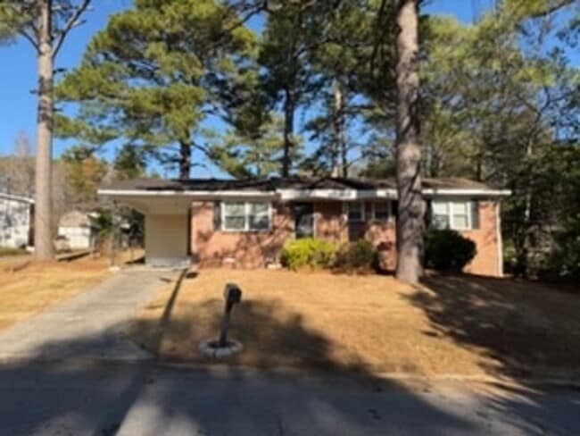 Photo - 3 Bedroom Newly Renovated Unit