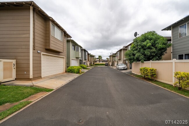 Building Photo - 3Bd, 2Ba Condo in Lombard Way, Ewa Gentry