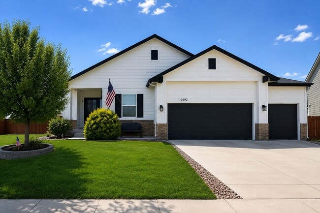 Building Photo - 10692 McGahan Dr
