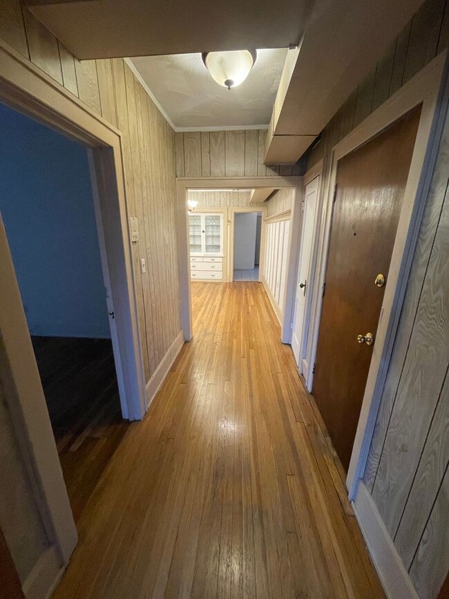 Photo - 2 BEDROOM LOCATED IN THE HEART OF THE ART DISTRICT! Unit 6