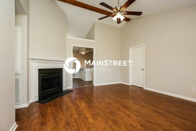 Photo - 3 Bedroom Pet-Friendly Home in La Vergne, TN with Main Street Renewal