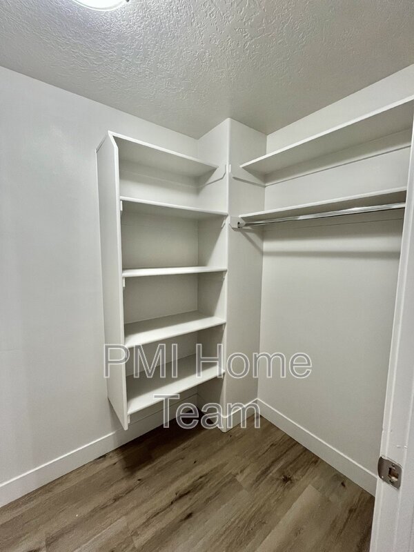 Photo - 2874 Kiesel Ave Unidad 203