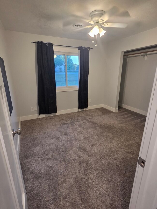 Photo - 401 Stallion Cir