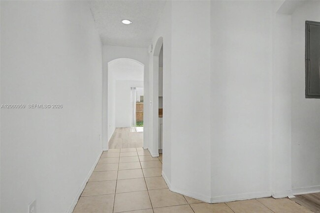 Photo - 975 NE 42nd Terrace