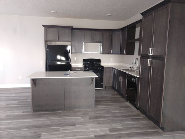 Photo - Cute and Spacious! Available Now!