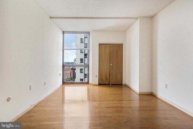 Photo - 241 S 6th St Unit 2306