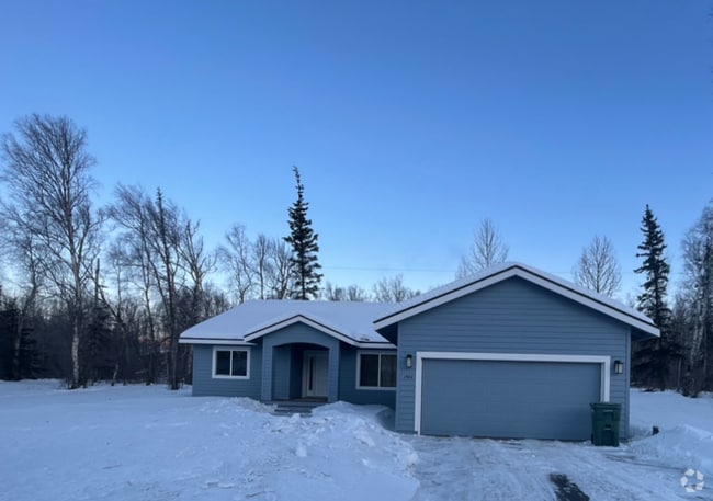 Building Photo - Spacious 3 bedroom/2 bathroom/2 car garage... Rental