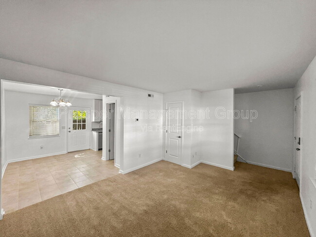 Photo - 415 Parkdale Dr