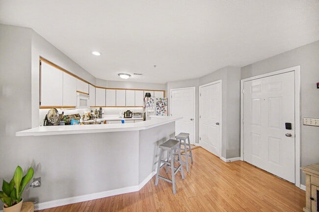 Photo - 1305 Millbrook Trail