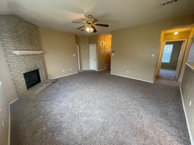 Photo - 5006 Glenoak Dr