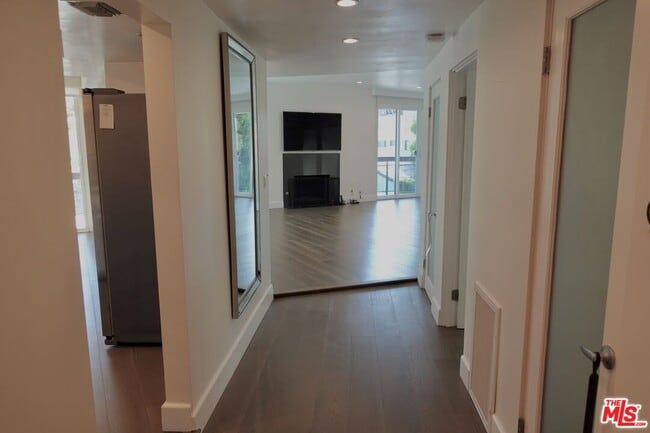 Photo - 723 Westmount Dr Unidad 206