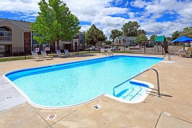 LAKE VILLAGE APARTMENTS