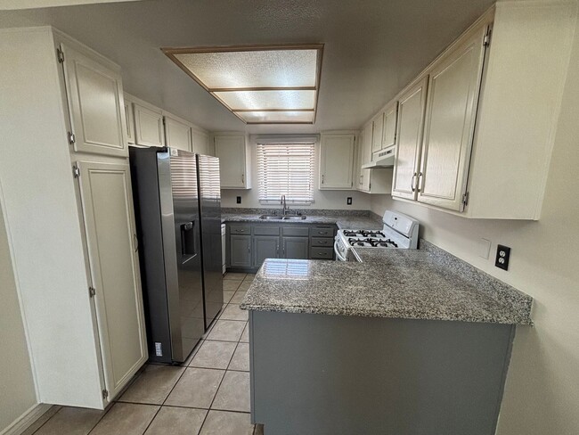 Photo - 2 Bedroom + Loft Condo for Rent in Canyon Country!