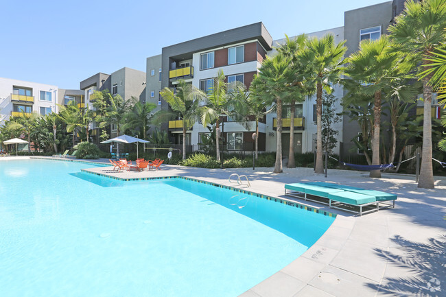 The Rive San Diego - The Rive San Diego Apartments