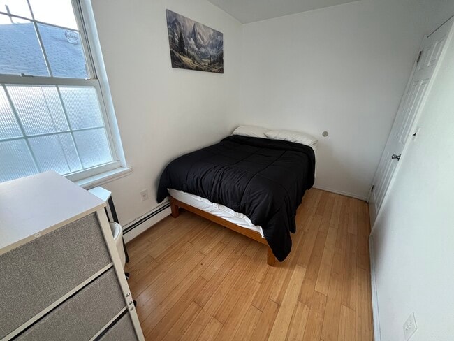 Building Photo - 9720 Albert Rd Unit Cozy bedrooom