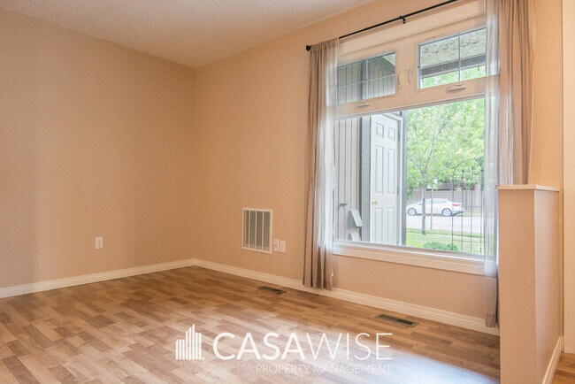 Photo - 5798-5172 172 St NW