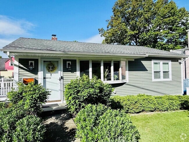Building Photo - 81 Cleveland Dr Rental