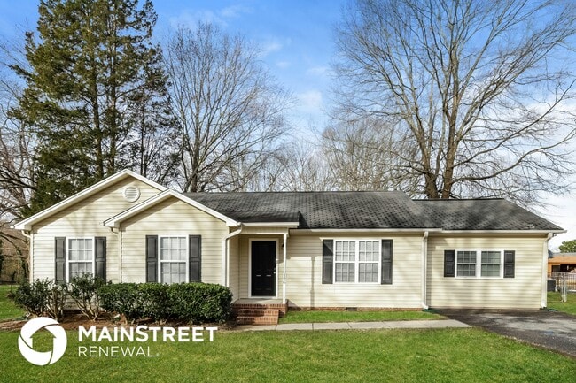 Building Photo - 126 Martindale Rd